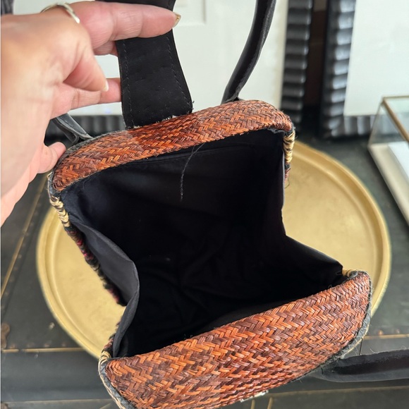 Unique structured woven purse - Picture 7 of 7